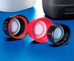 Крышка блистерная Kautex, PP, с красным защитным кольцом и уплотнением из PTFE, черная, Ø 45 мм,  для узкогорлых бутылей объемом 50-2500 мл